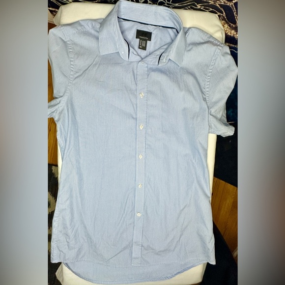 H&M Reg Fit Oxford Stretch Short Sleeve Button Up Shirt Light Blue Medium 15 3/4 - Picture 1 of 9
